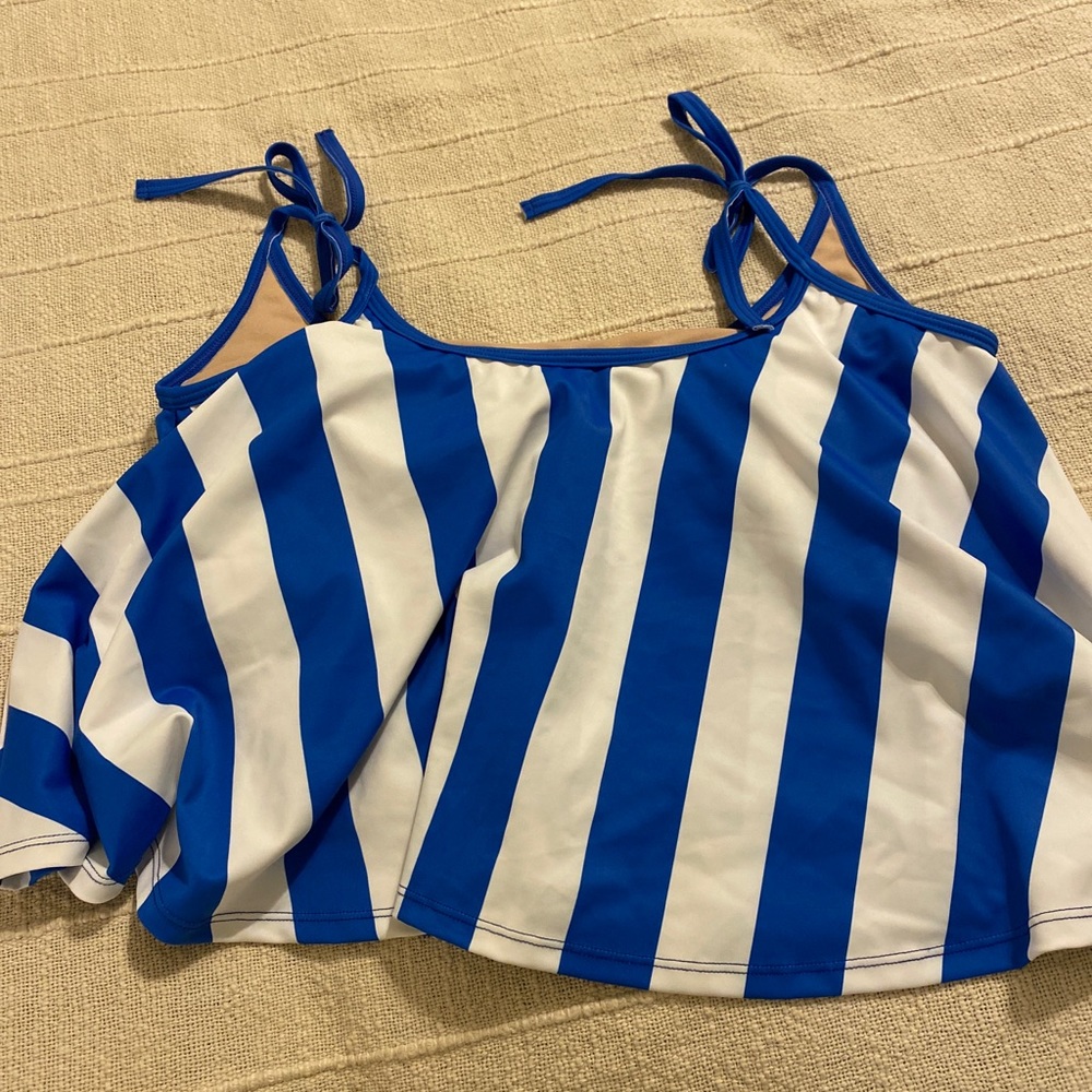 LIKE NEW Kortni Jeane Swing Top